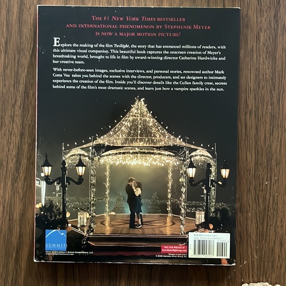 Twilight saga movie companion - Picture 2 of 3